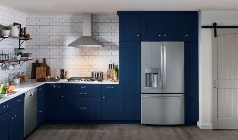stainless-steel-ge-appliances-in-a-kitchen